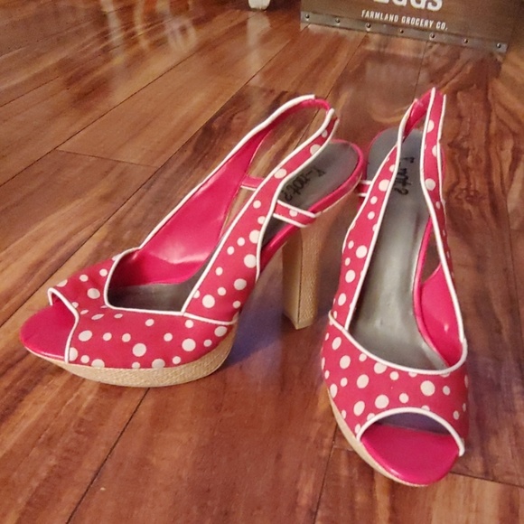 3/$25-red and white polka dotted heels - Picture 2 of 4